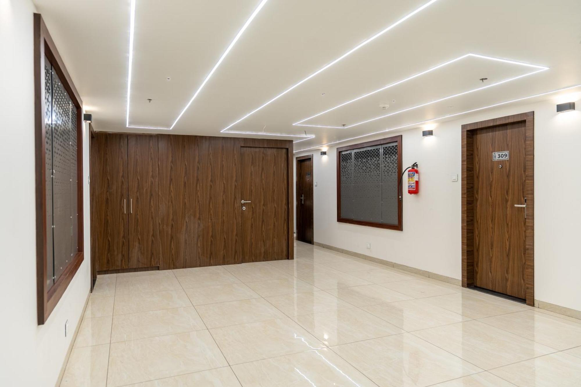 The Living Hub Business Hotel, Kolhapur Εξωτερικό φωτογραφία